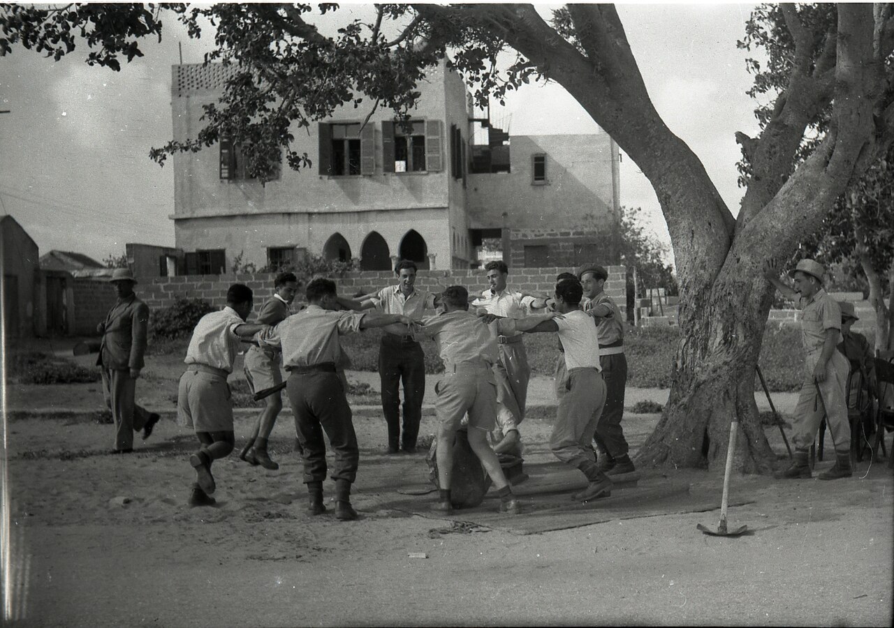 Historians Challenge Journalistic Assertions on 1948 Palestinian Displacement