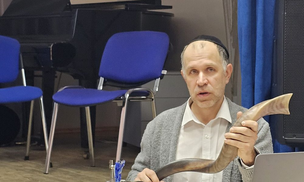New Survey Reveals Deep Leadership Gaps Fueling Rabbinic Shortage Across American Heartland